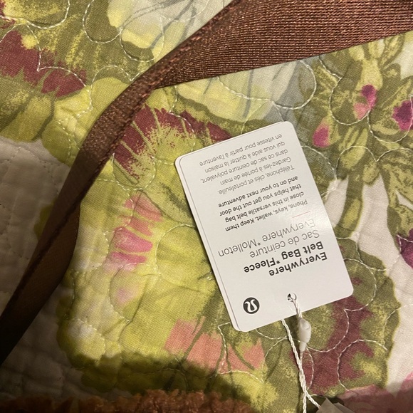 Lululemon fleece beltbag NWT brown - Picture 5 of 7